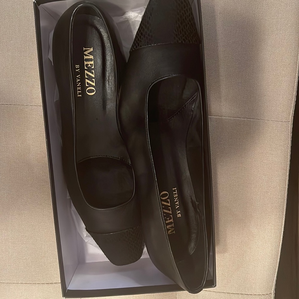 Vaneli Womens Rickie Leather Cap Toe Classic Pumps, Black, Size 9.5 ww